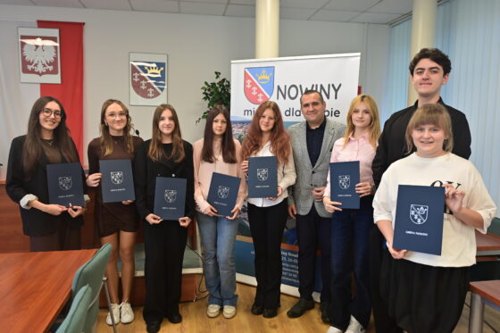 Ich talent promuje Nowiny, a występy wzbogacają życie gminy. Dziewięcioro artystów z nagrodami wójt